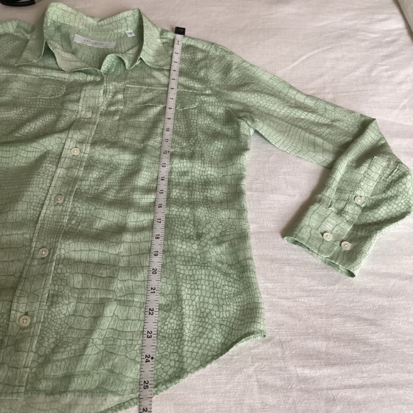 Equipment Slim Signature Silk Shirt Medium Green Crocodile Embossed - Picture 8 of 11